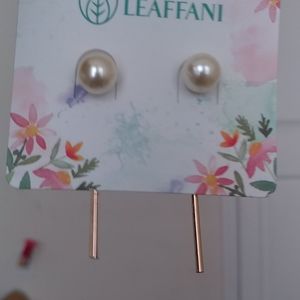 Leaffani pearl dangle gold back pierced earrrings